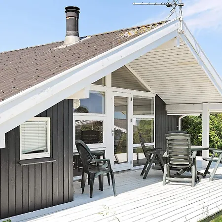 6 Person In Ebberup-by Traum